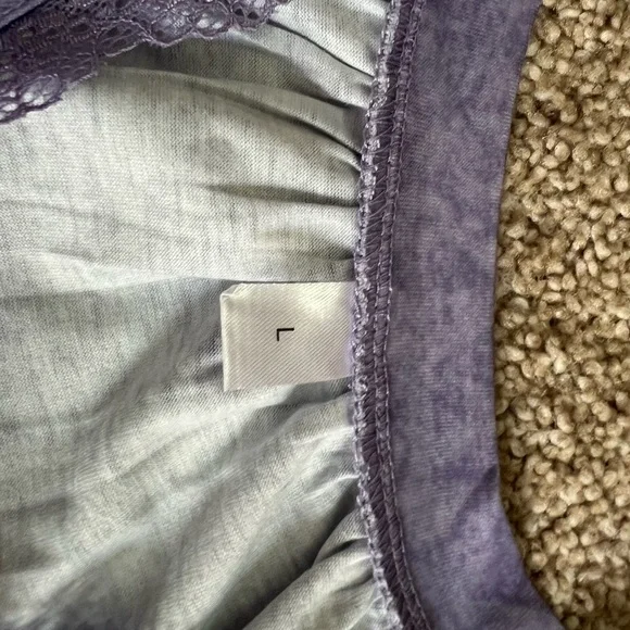 Chic Lace Sleeve Women's Top in Gray - Picture 3 of 4